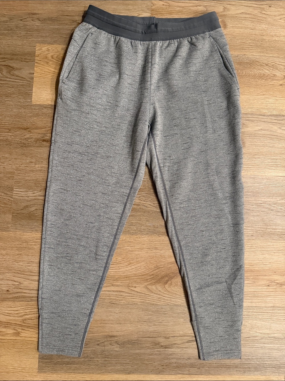 Nike Men’s Gray Heather Jogger Pants
